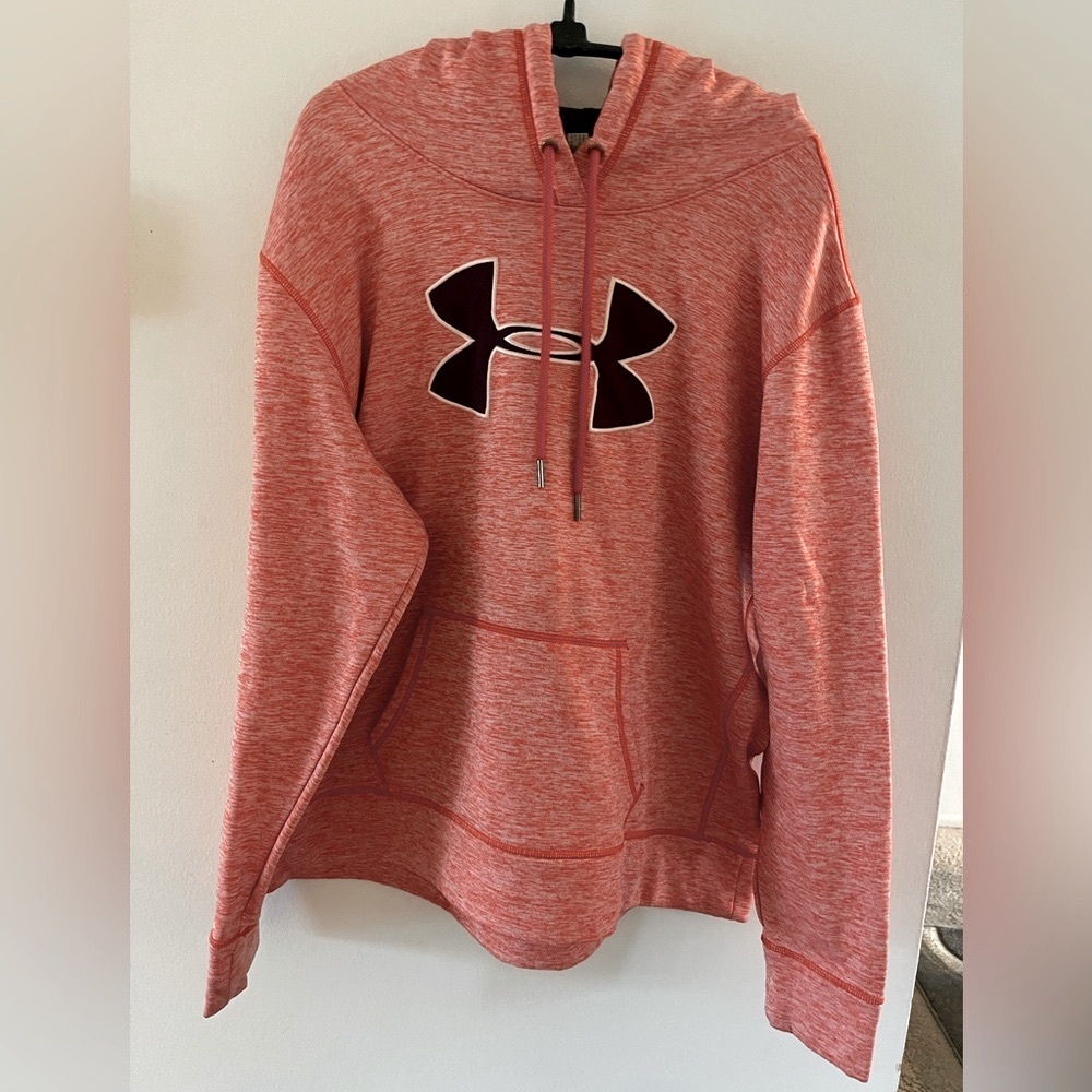 Woman’s Under Armor Rasberry pullover Medium